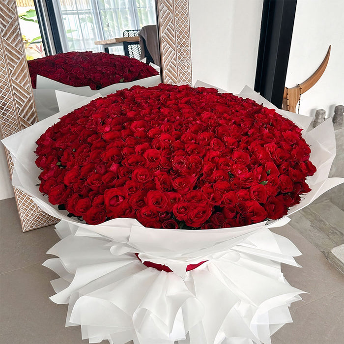 900 Roses Luxury 1000 Red Roses β Huge Bouquets