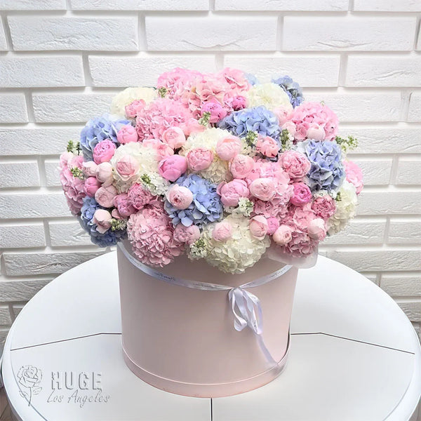Hydrangea & Peony Hatbox "Dreamy Elegance"